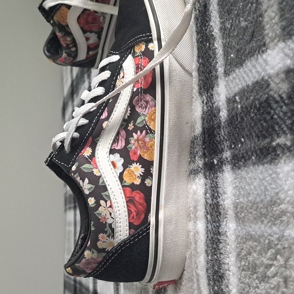 Flower vans - Picture 2 of 3